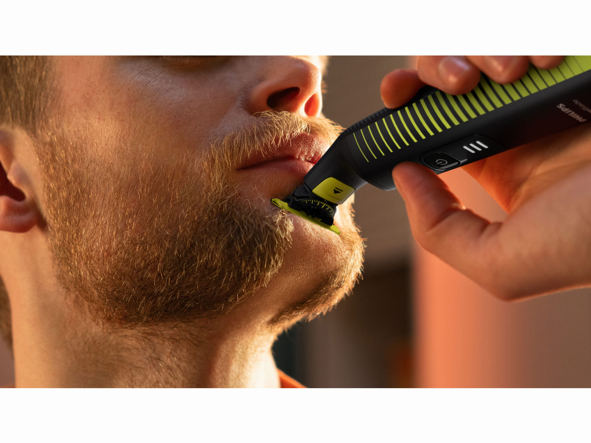 Philips OneBlade QP6507/23 cu trimer
